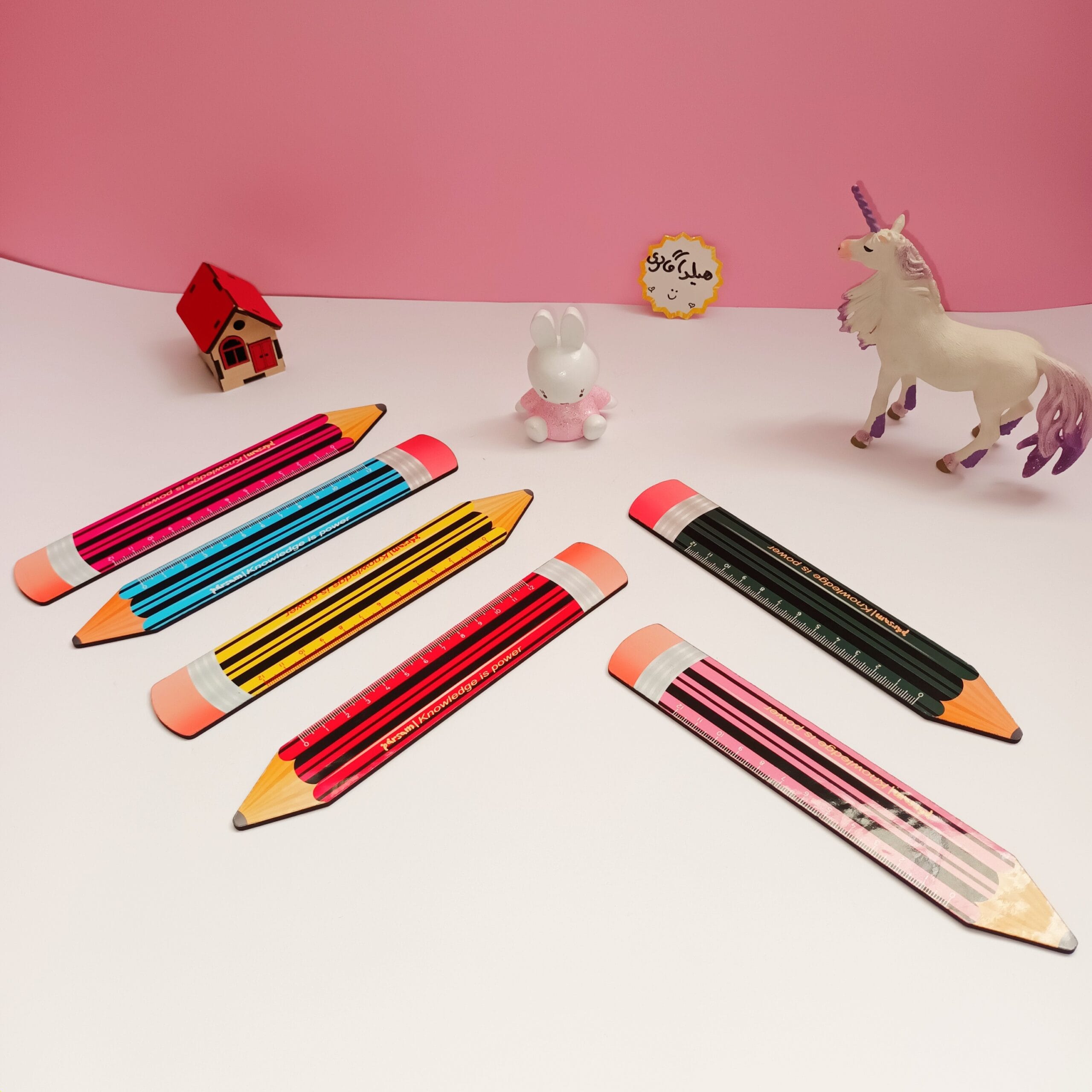 خط کش چوبی طرح مداد